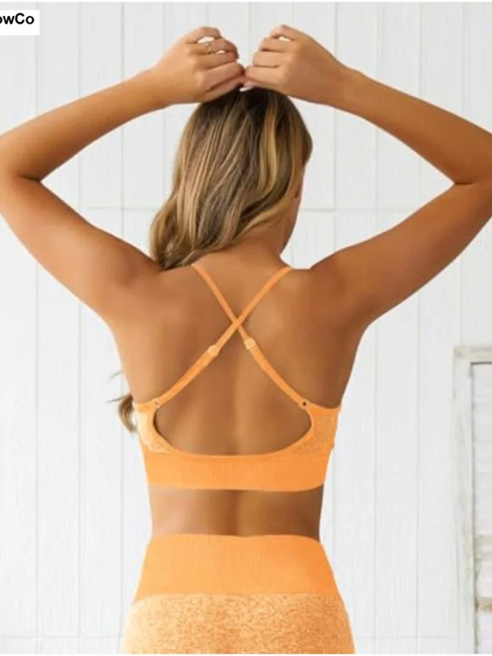 Seamless Yoga Leggings and Cross-Strap Sports Bra Gym Outfit